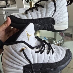 Nike Kids White and Black Sneakers with Gold Details